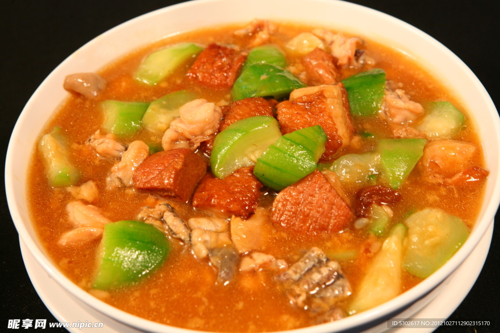 扣肉焖田鸡