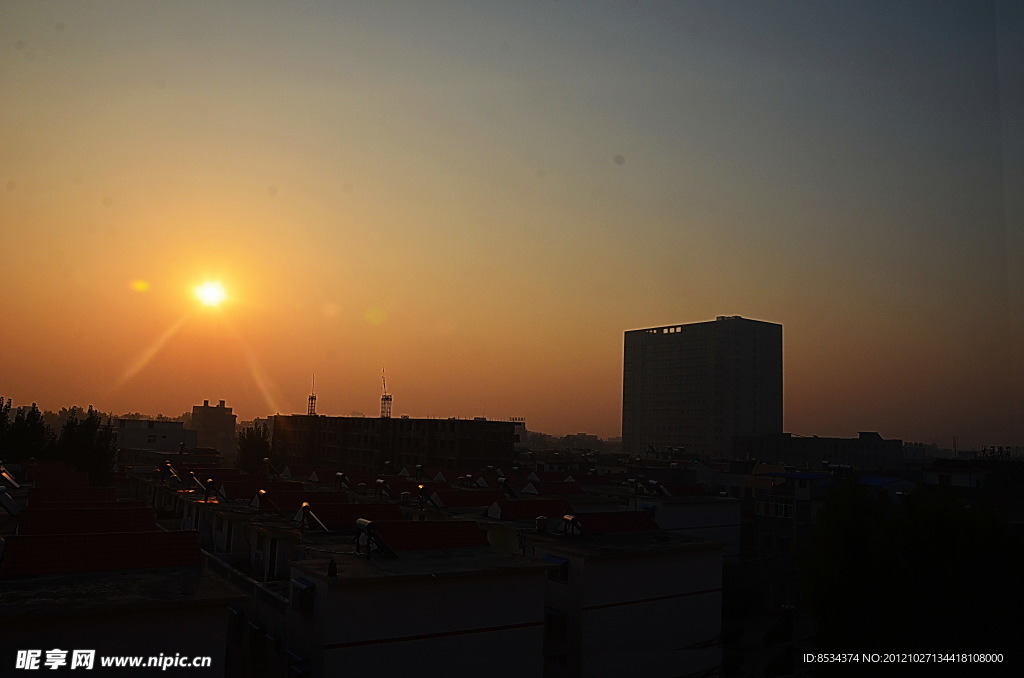 新村早晨