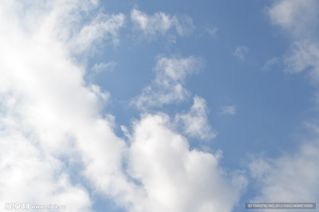 天空白云
