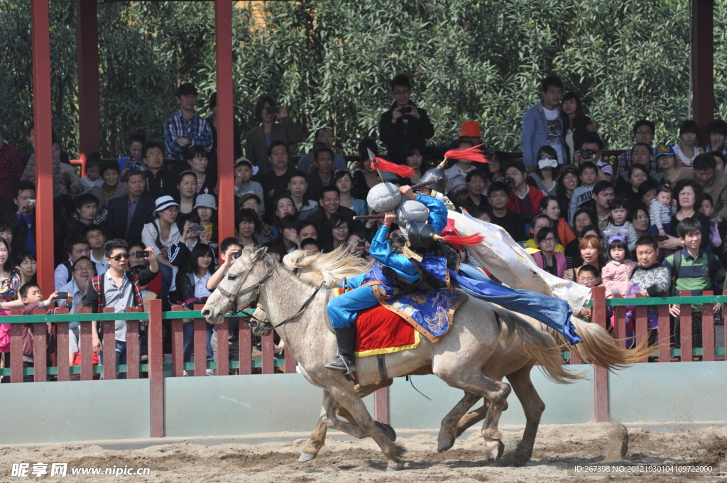 铁锤战长矛