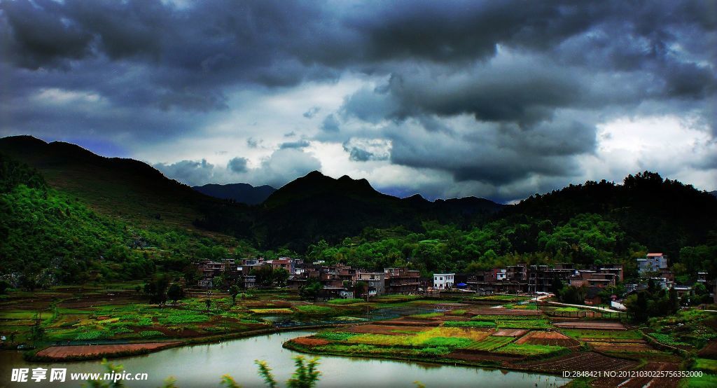 阴雨江南 村庄