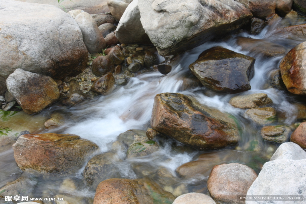 涓涓流水