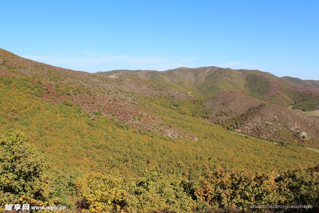 彩色朝阳山