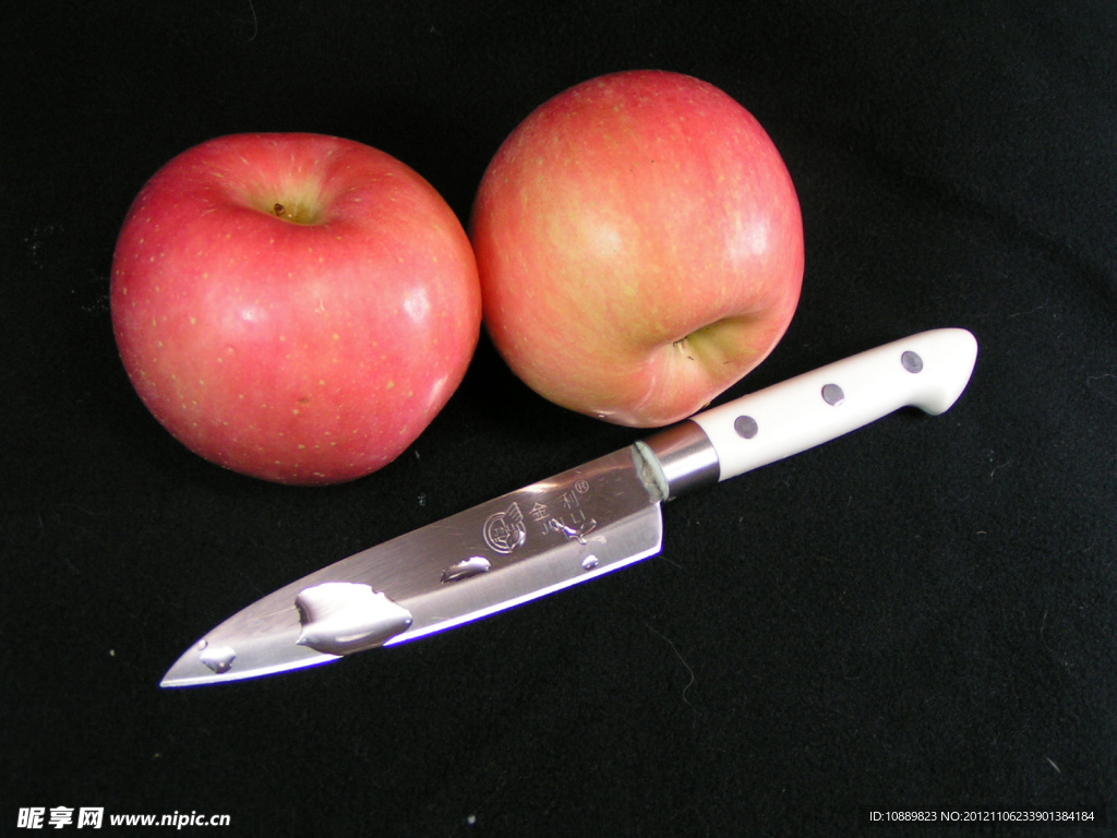 苹果与水果刀