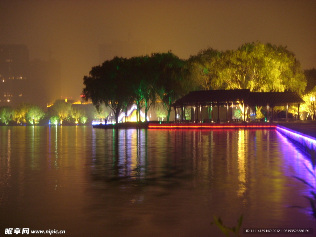 瓜渚湖夜景