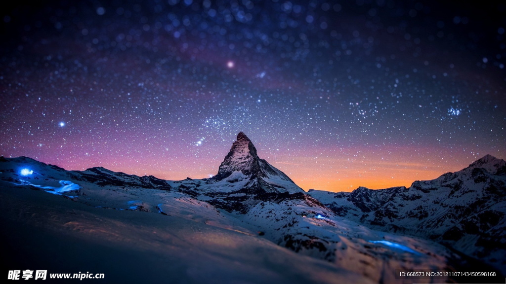 雪山极光