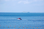 划破碧海