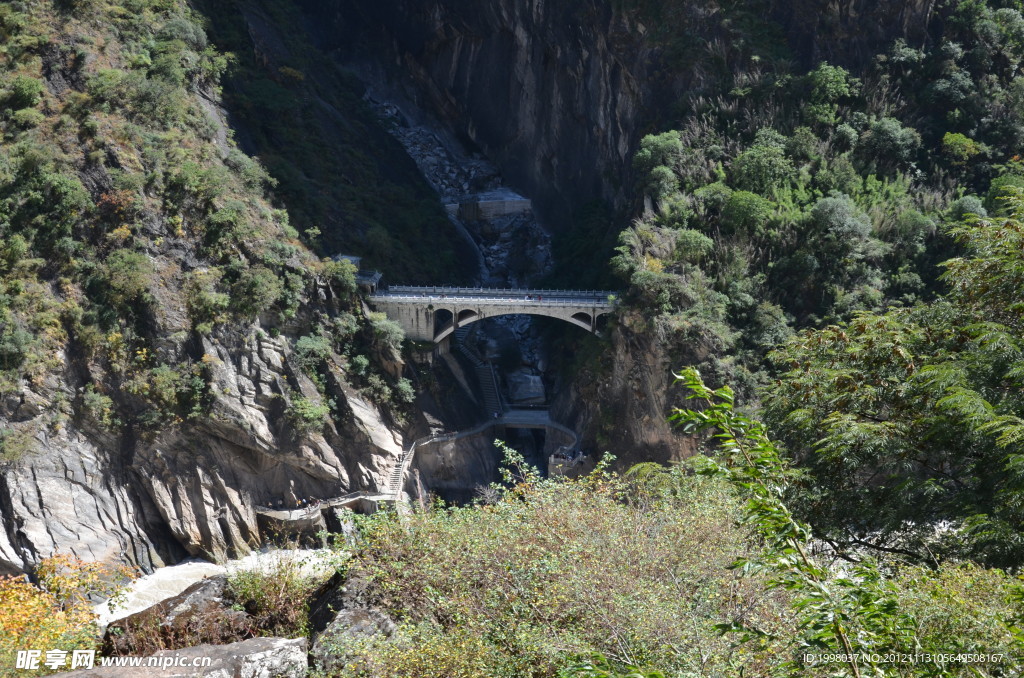 虎跳峡