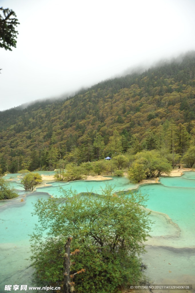 黄龙湖水