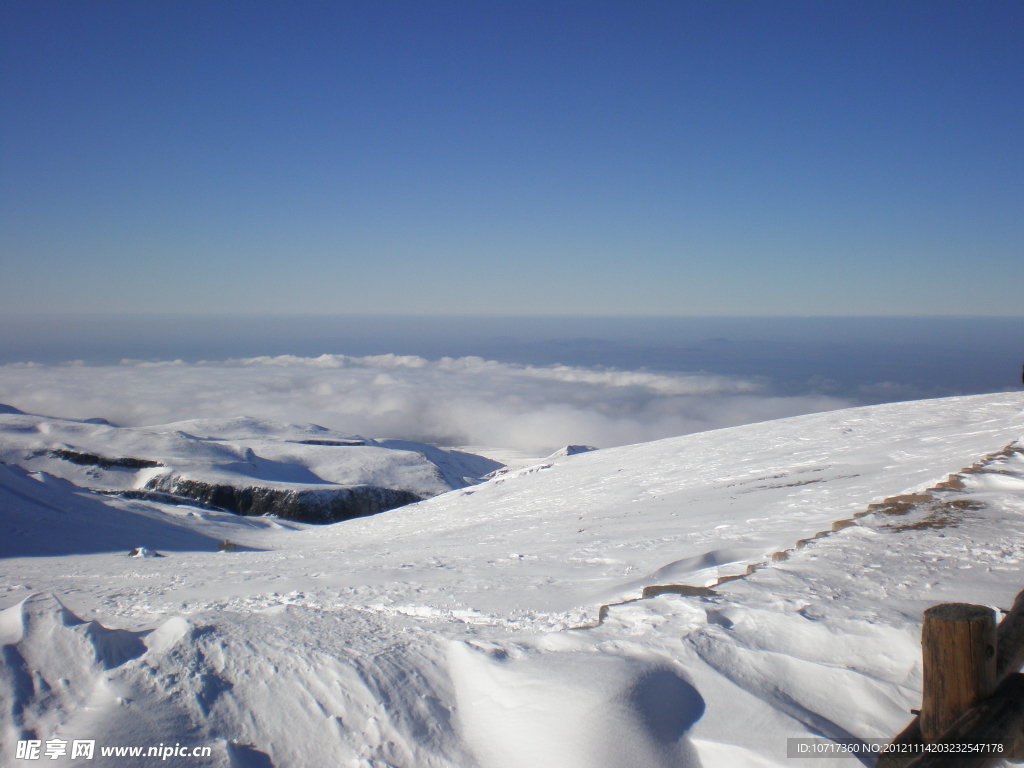 长白山雪原