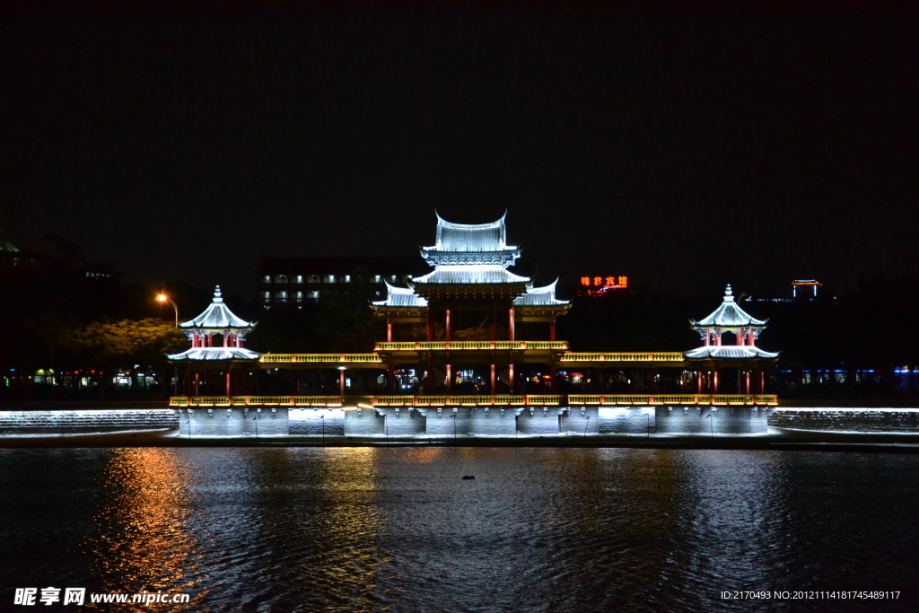 集美大学夜景