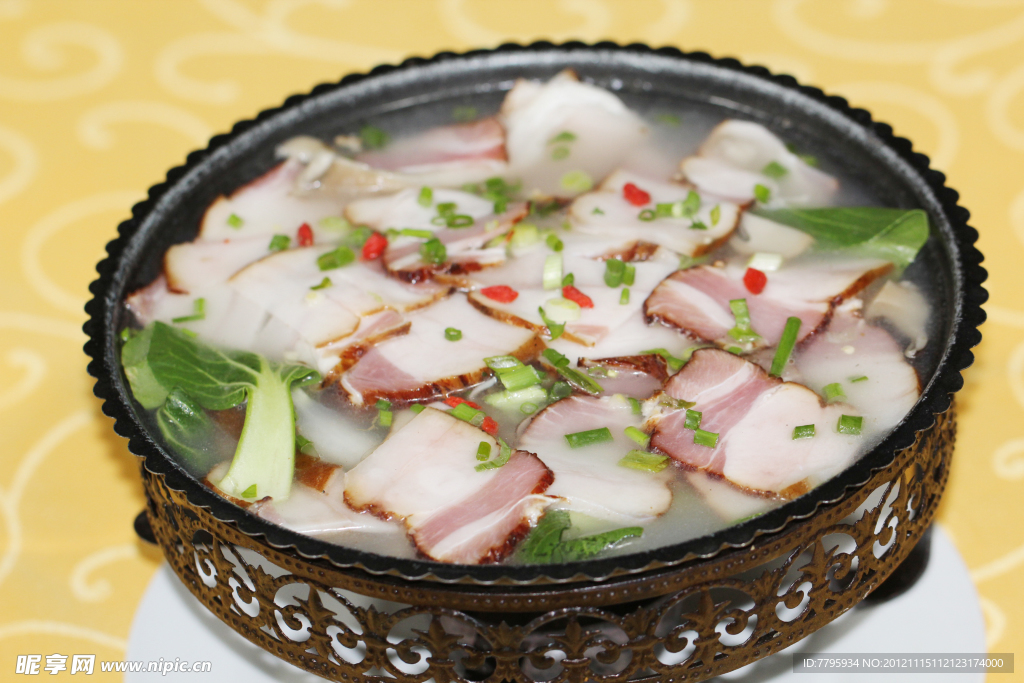 菌菇腊肉锅仔