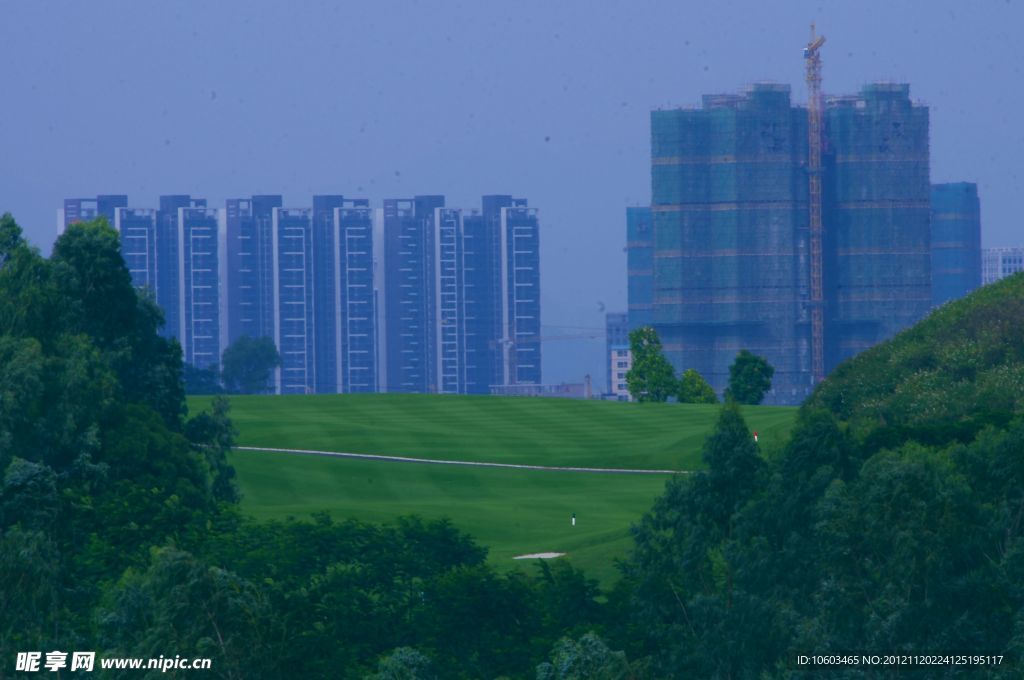 绿色高尔夫 城市山水