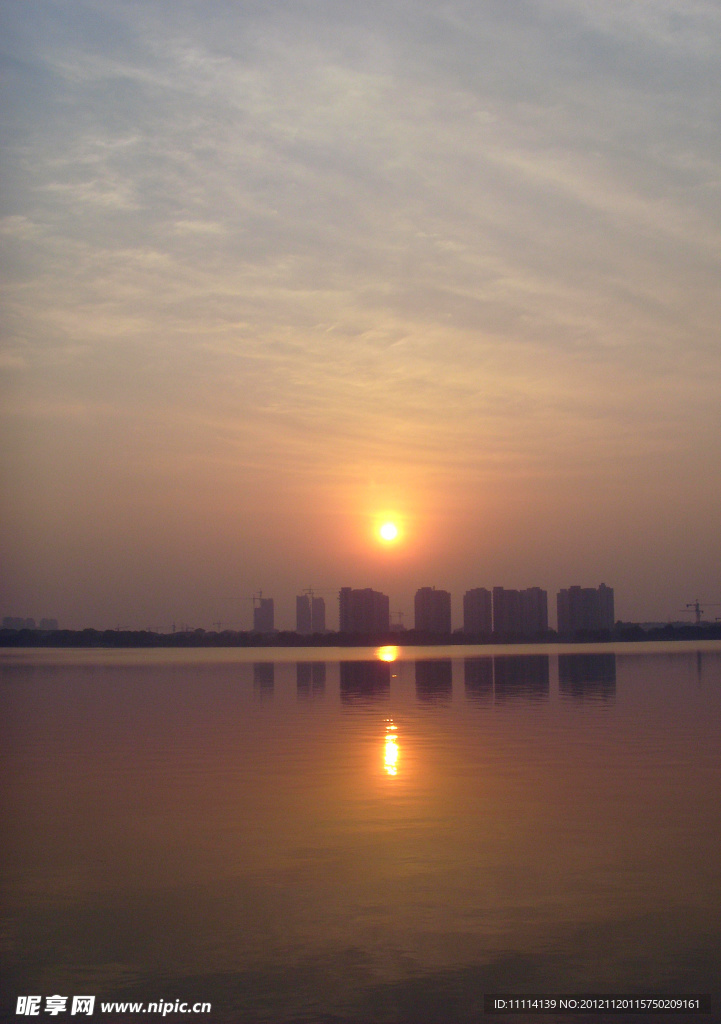 清晨瓜渚湖