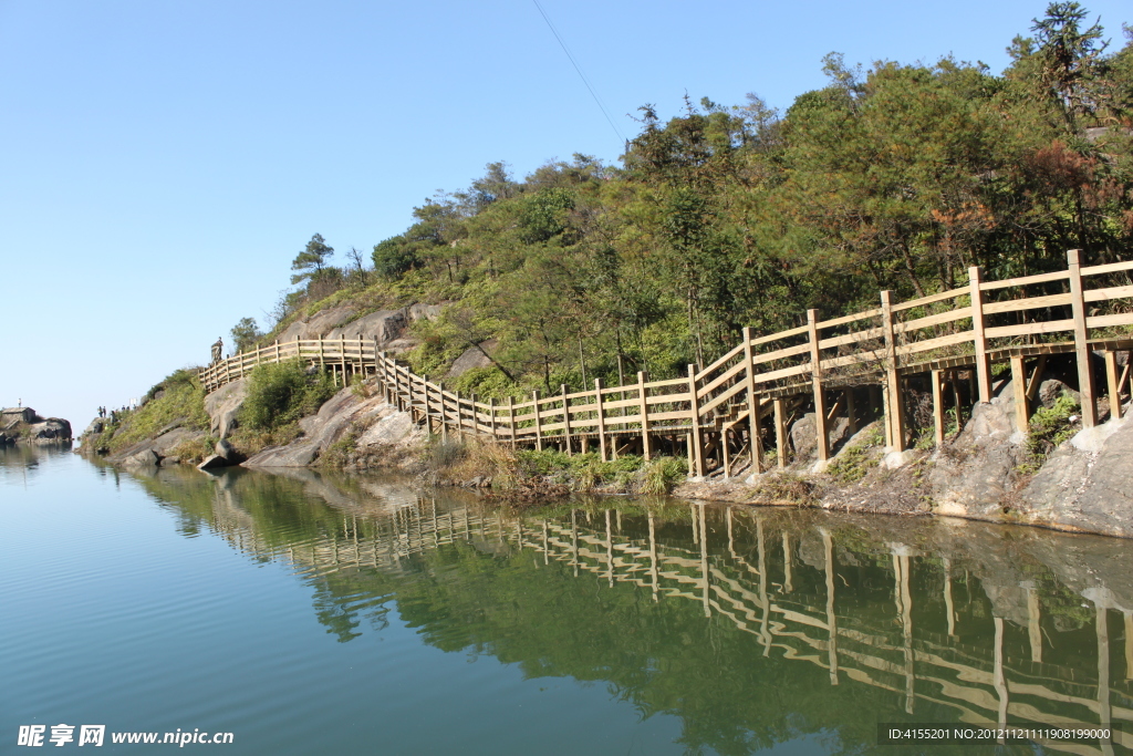 山鸡坑水库木栈道