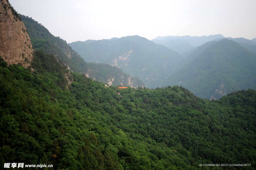 山峰 庙宇