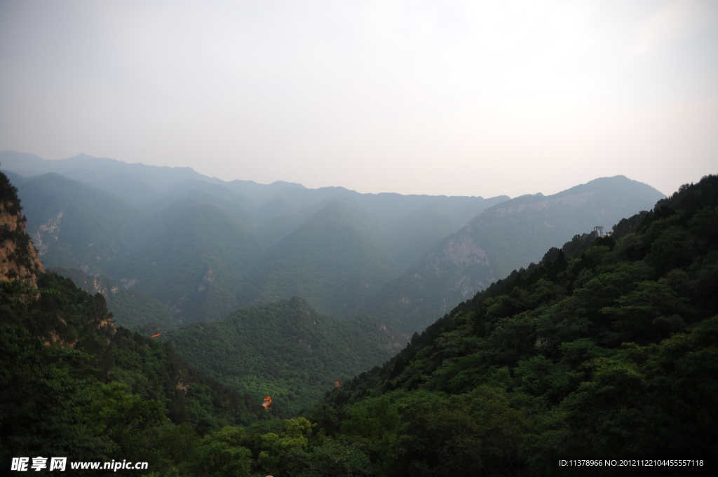 群山与峡谷