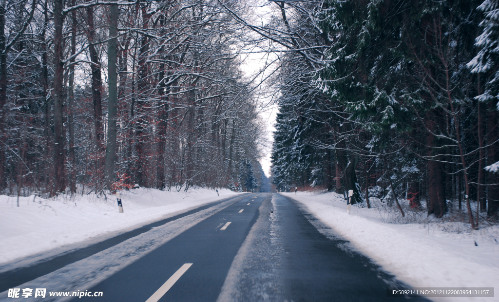 雪后公路