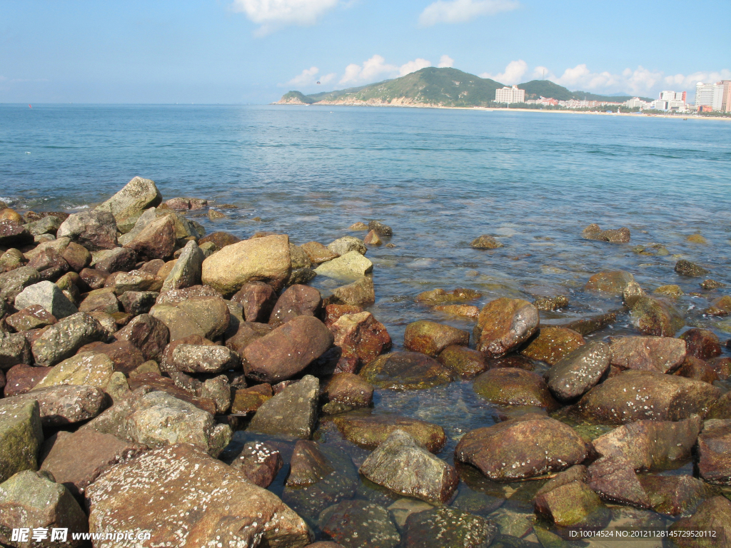 闸坡大角湾石滩大海