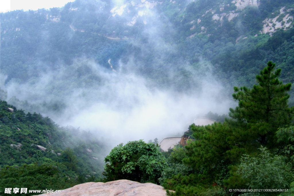 鲁山极顶