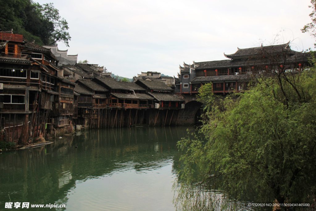 凤凰古城