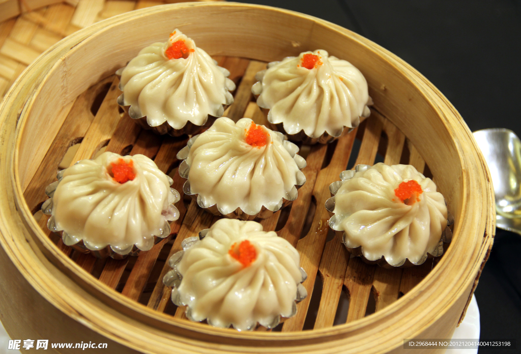 蟹粉小笼包