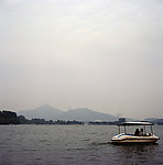 南京玄武湖紫金山
