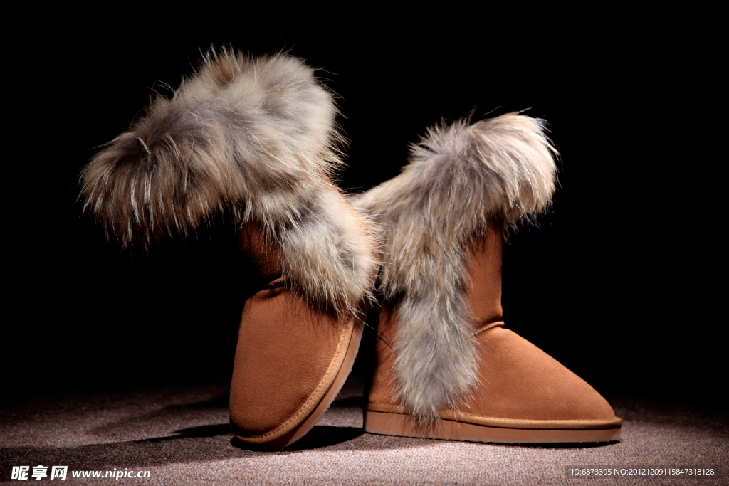 狐狸毛雪地靴高清图