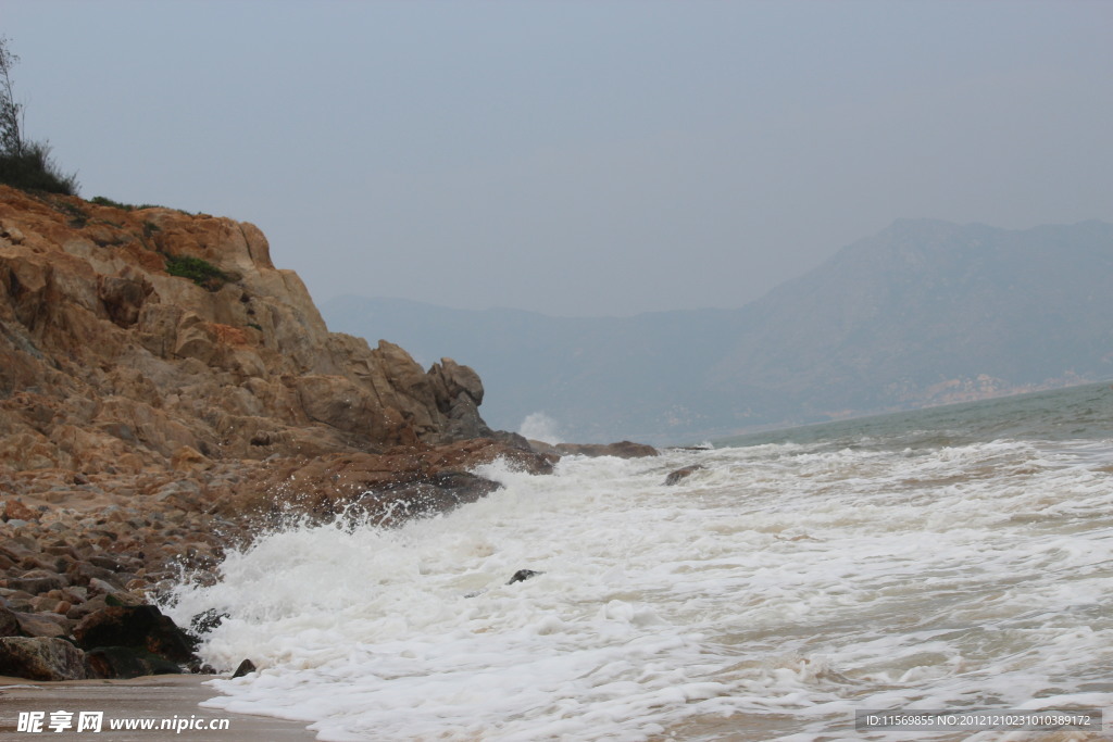 海边巨浪
