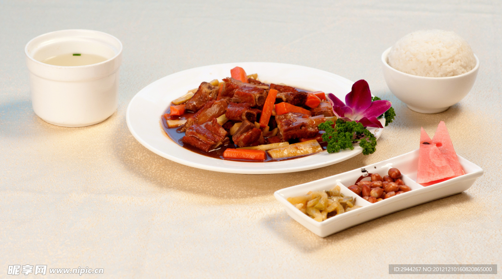 红烧排骨饭