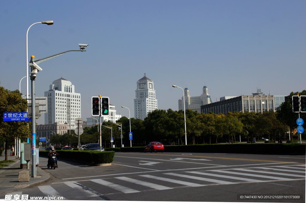 陆冢嘴世纪广场街景