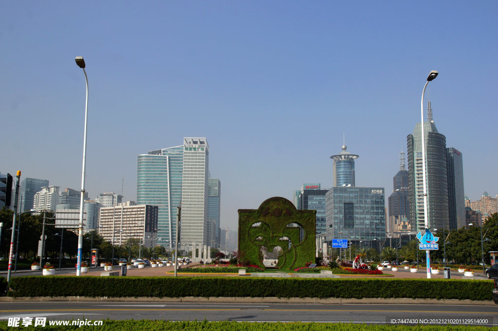 陆冢嘴世纪广场街景