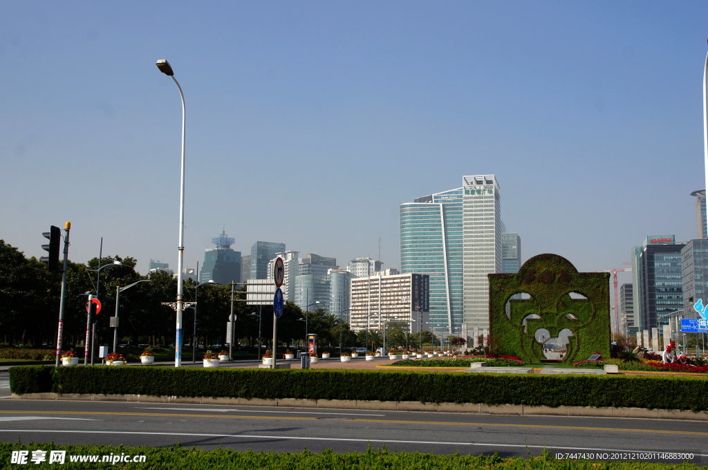 陆冢嘴世纪广场街景