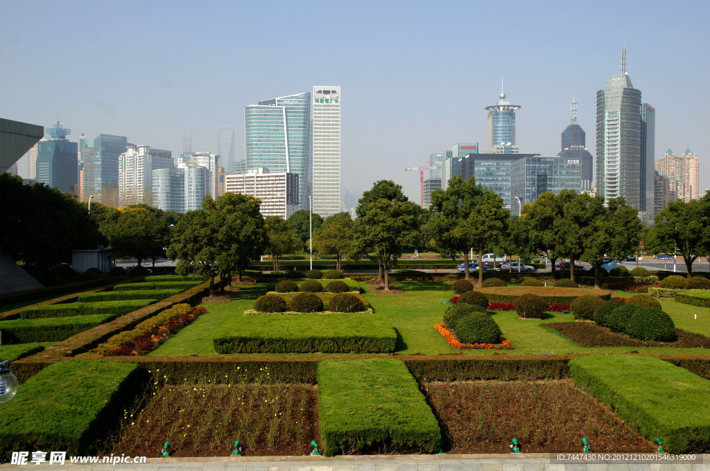 陆冢嘴世纪广场街景