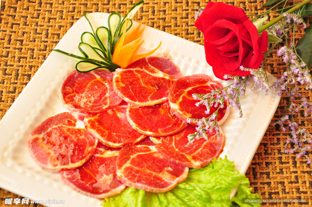 韩国料理烤牛肌肉