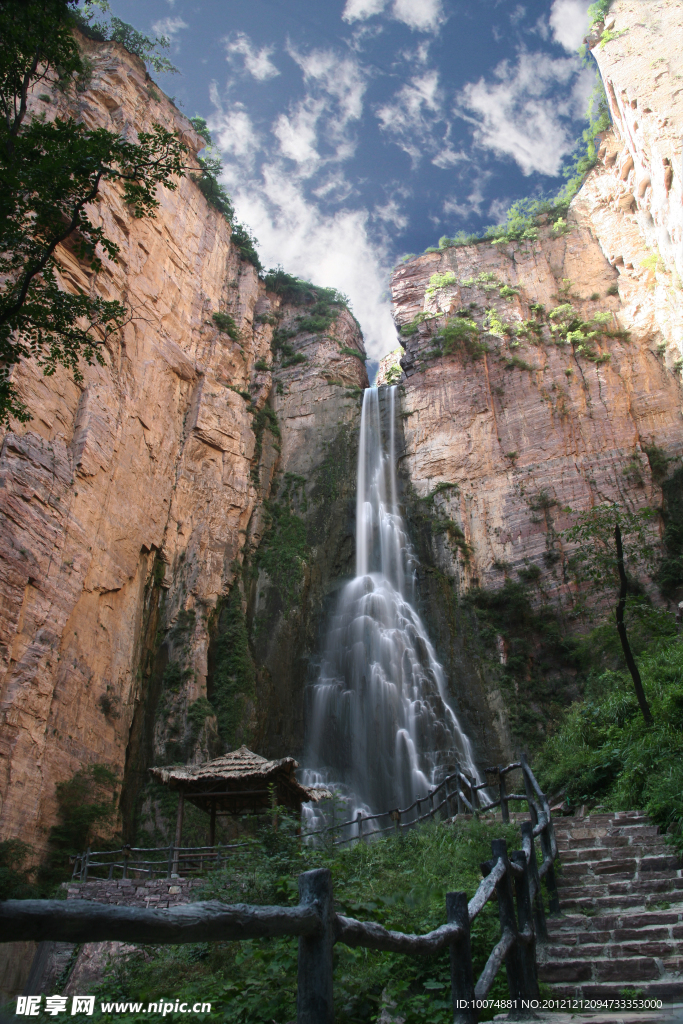 九莲山水风光