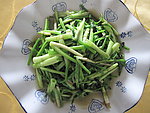 清炒野芹菜