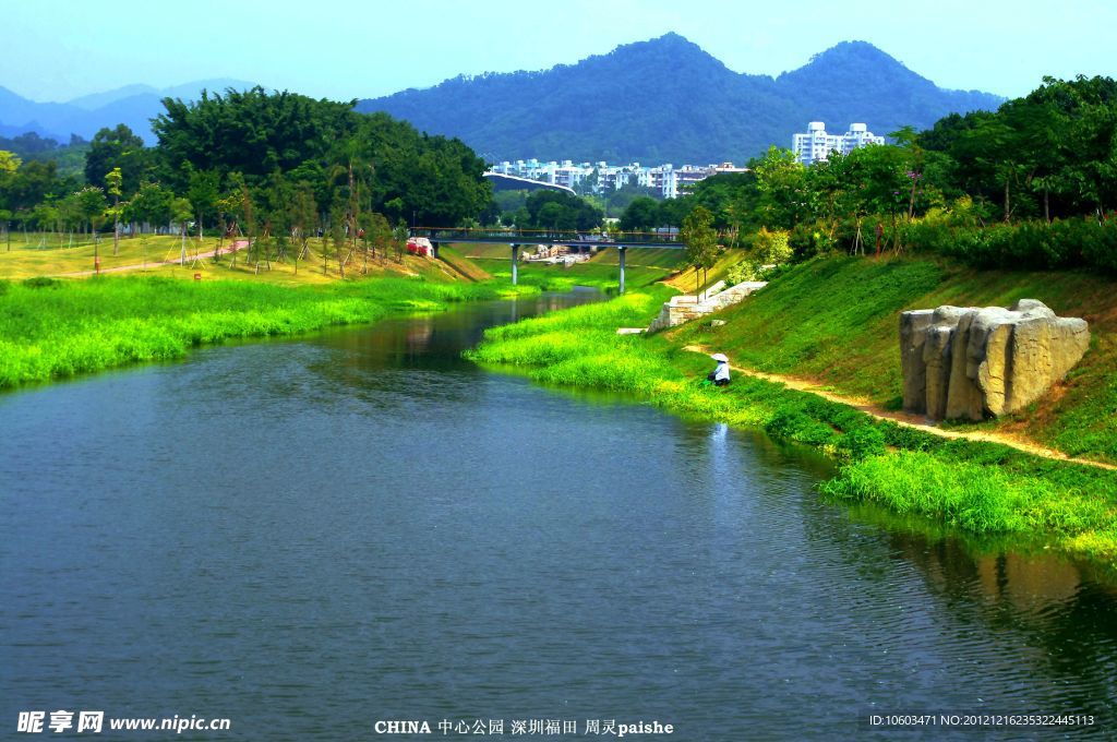 城市山水 绿色河渠 彩色画卷