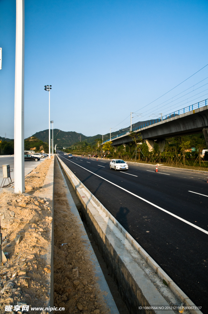 凤凰山遂道