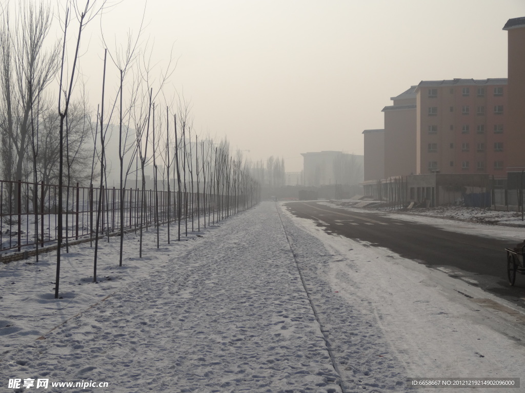 雪景马路