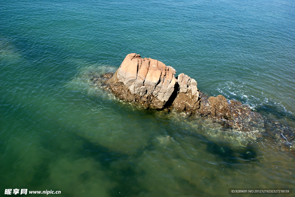 海水沙滩