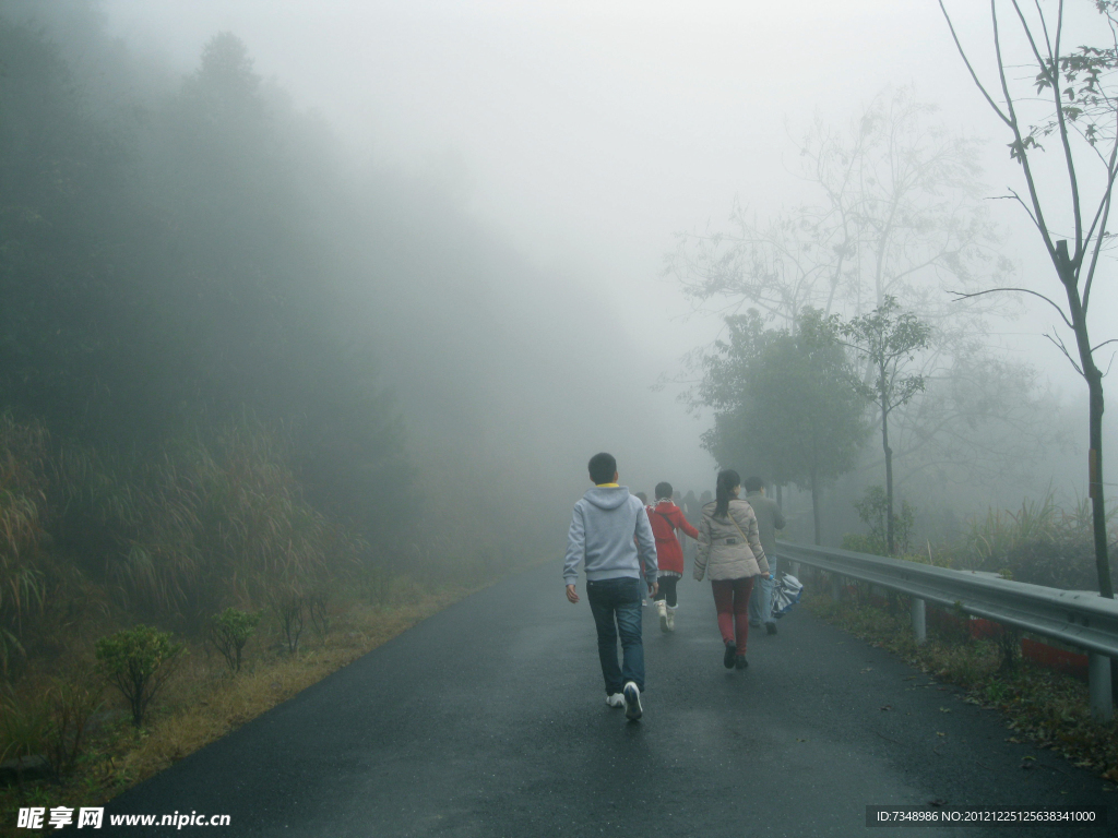 雨中登山