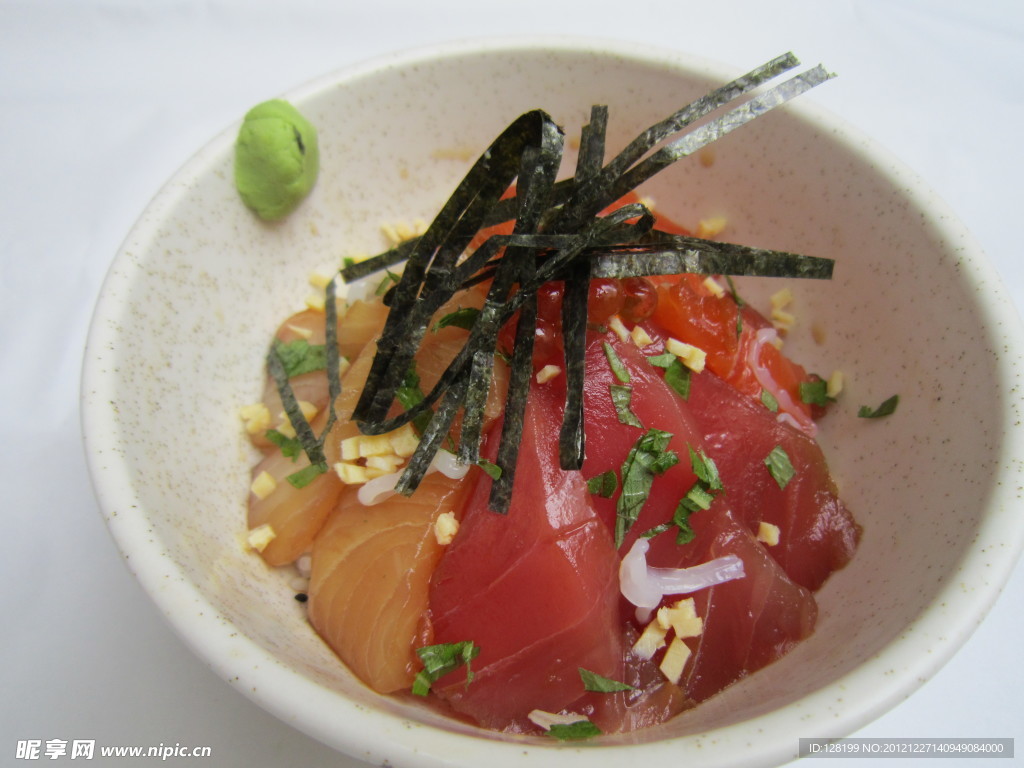 生鱼片盖饭