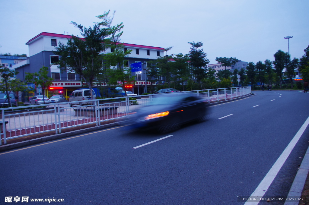 城市的黄昏 道路建设