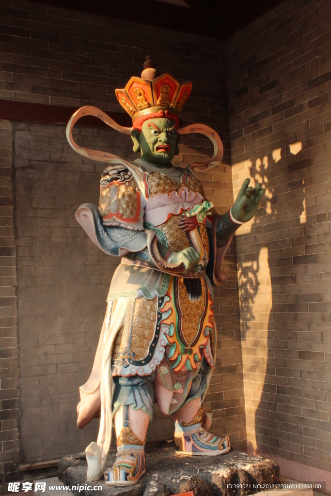 榴花公园庙内守护神