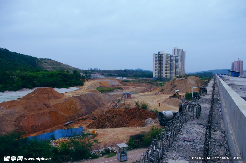 建筑工地 填坑填地