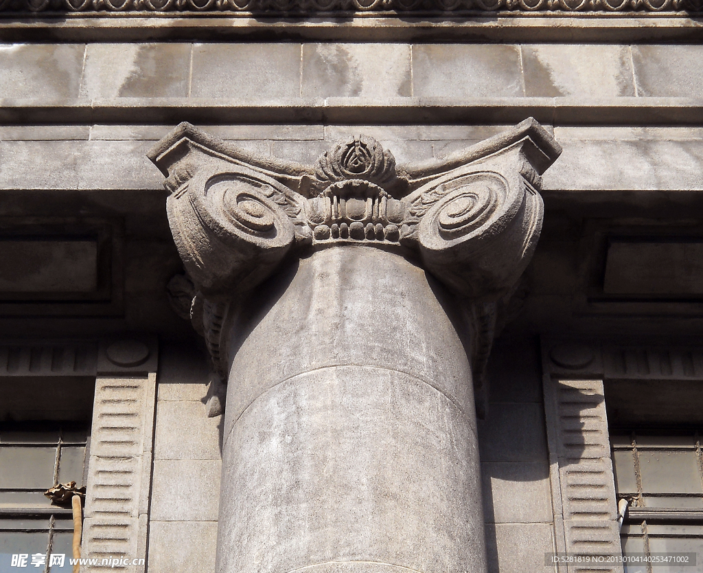 组合式样罗马柱柱头装饰