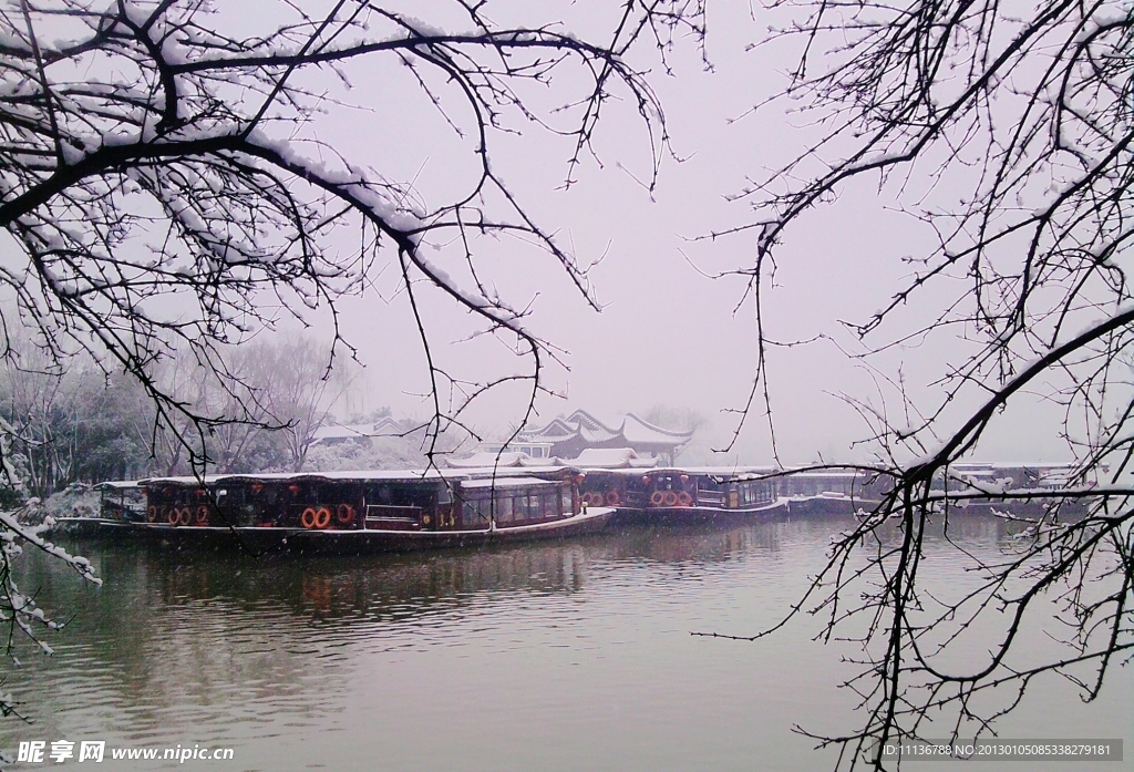 南湖飞雪