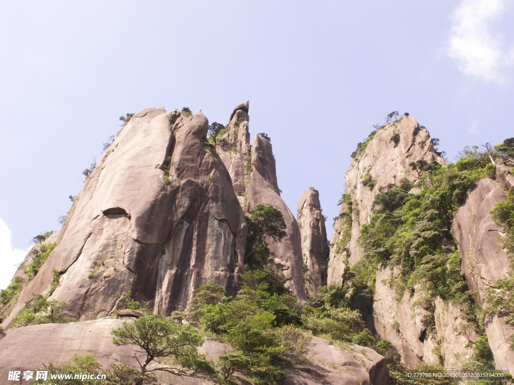 奇峰怪石