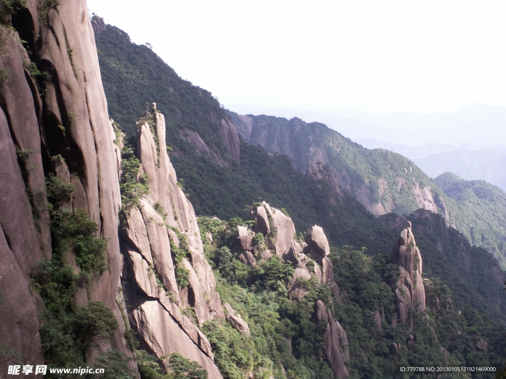 奇峰怪石